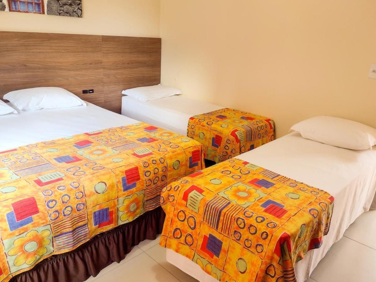 פנייה Hotel Acoriano מראה חיצוני תמונה