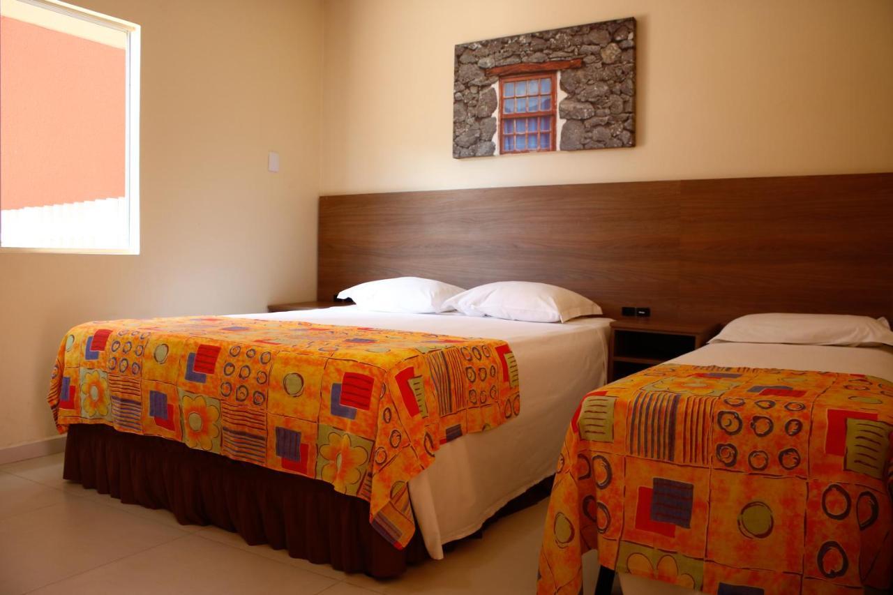 פנייה Hotel Acoriano מראה חיצוני תמונה