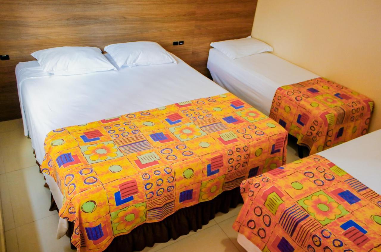 פנייה Hotel Acoriano מראה חיצוני תמונה